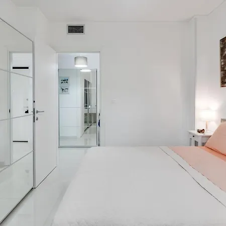 Sanremo Flat With Private Parking And Netflix Apartment Exterior photo