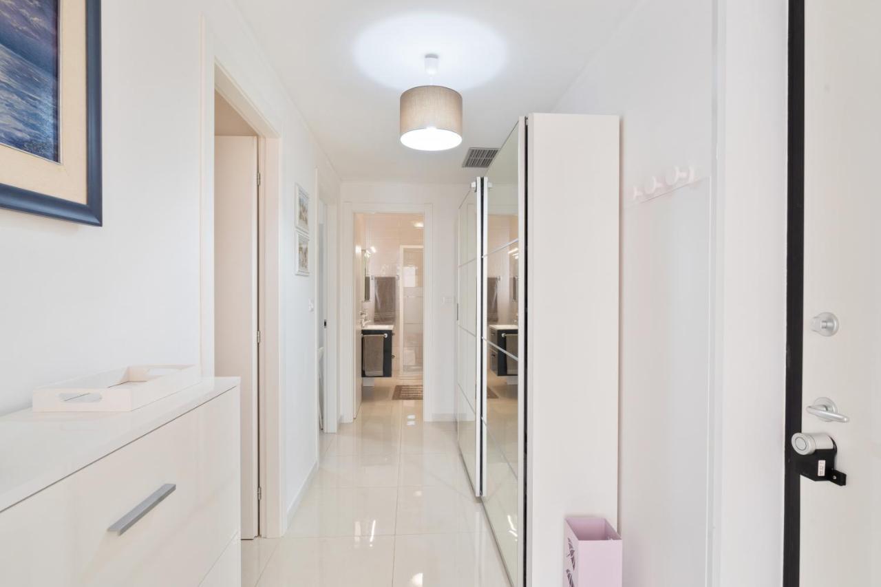 Flat With Private Parking And Netflix